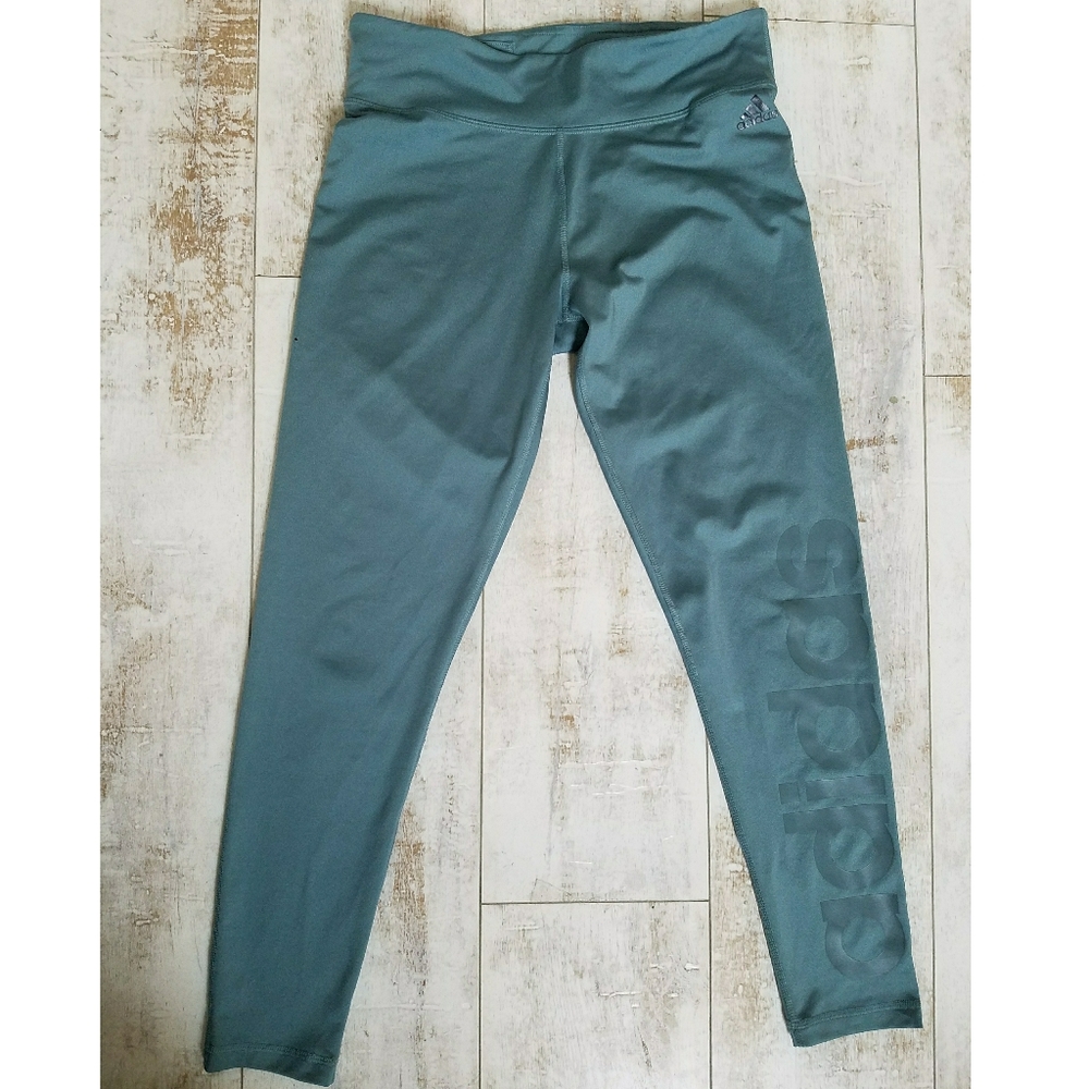 ❤ Adidas linear logo athletic leggings